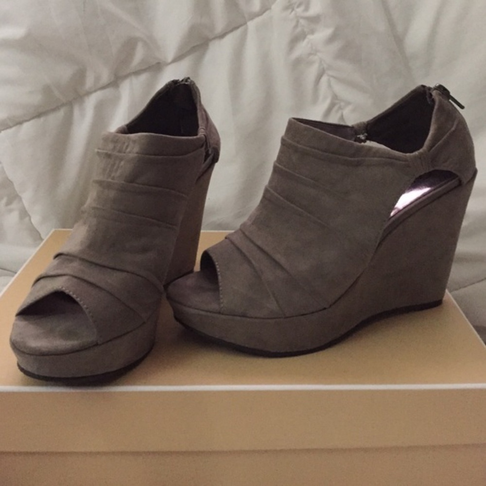 (2/$15) Carlos Santana Clary Brown Shoes